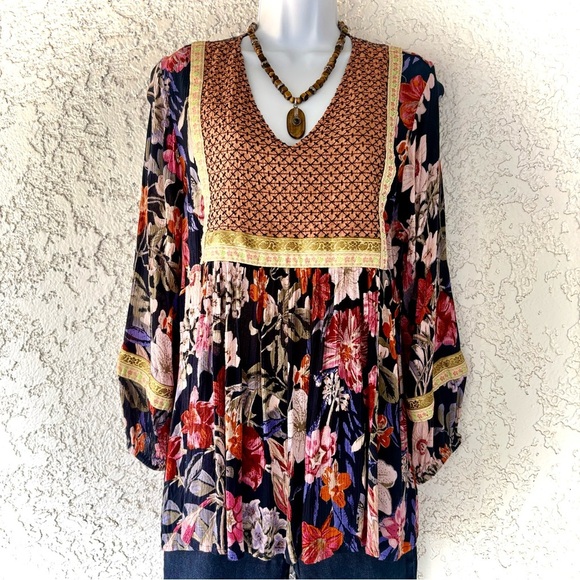 Anthropologie Tops - Anthropologie Boho Patchwork Embroidered Blouse Balloon Sleeves size Large